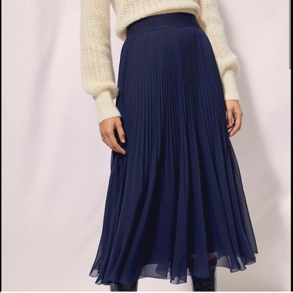 Wilfred Dresses & Skirts - Aritzia Wilfred twirl skirt
